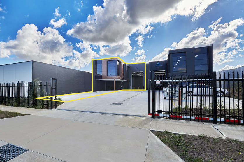 Click to view all images 1/3 Palomo Drive Cranbourne West VIC 3977 - Image 3