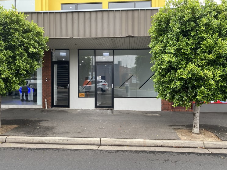 Click to view all images 3/1A Gladstone Parade Glenroy VIC 3046 - Image 2