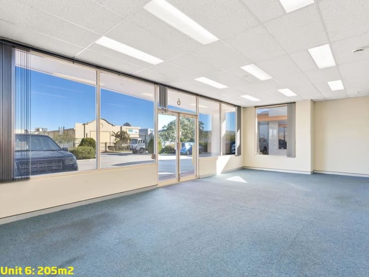 Click to view all images 30 Enterprise Crescent Malaga WA 6090 - Image 1