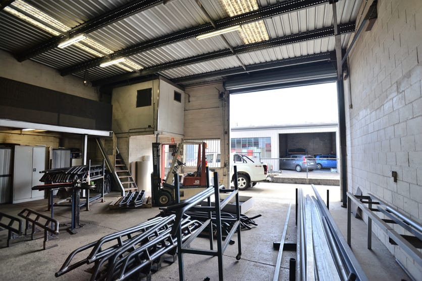 Click to view all images Unit 2/112 Compton Road Woodridge QLD 4114 - Image 3