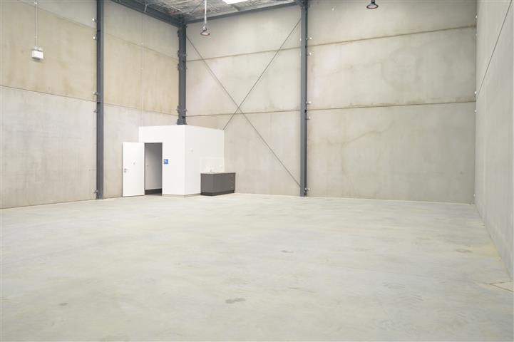 Click to view all images (Unit 4)/3 Templar Place Bennetts Green NSW 2290 - Image 2