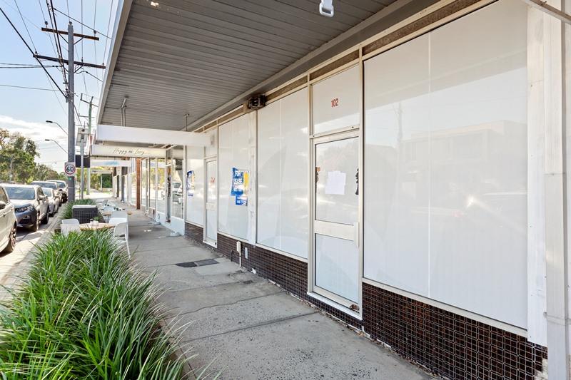 Click to view all images 102 Charman Road Mentone VIC 3194 - Image 3