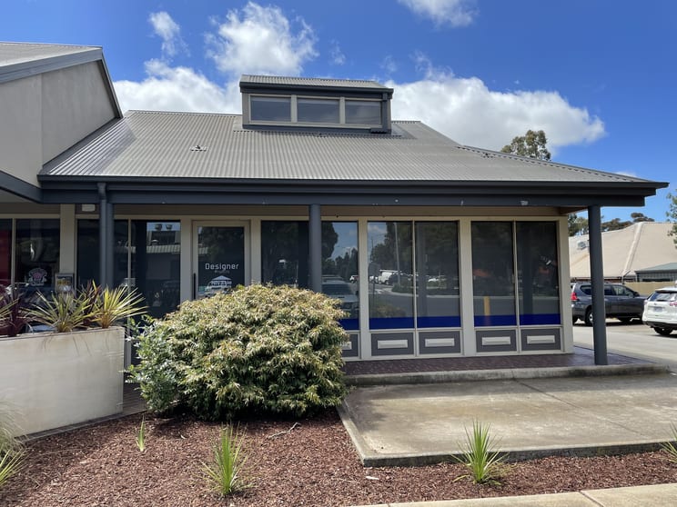 Click to view all images Shop 4/239-255 High Street Melton VIC 3337 - Image 1