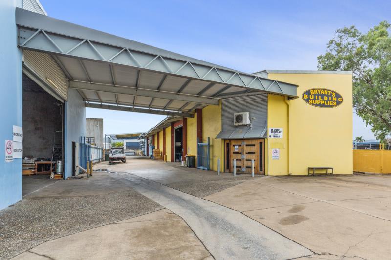 Click to view all images Unit/92 - 94 Hollingsworth Street Kawana QLD 4701 - Image 1