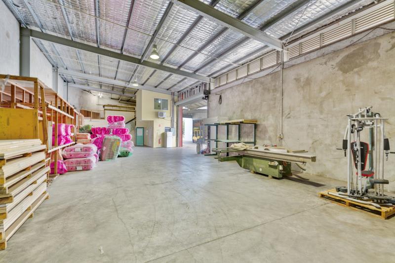Click to view all images Unit/92 - 94 Hollingsworth Street Kawana QLD 4701 - Image 3