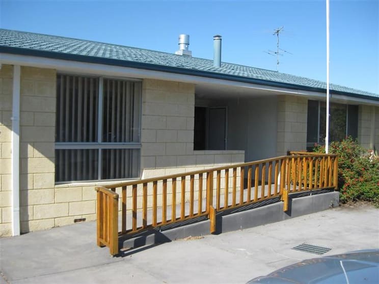 Click to view all images 7 Cooper Street Mandurah WA 6210 - Image 2