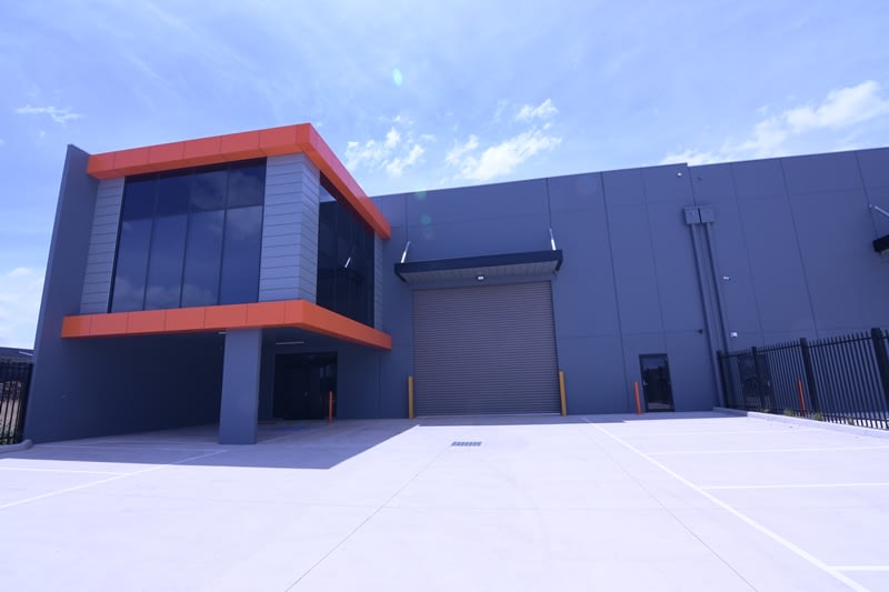 Click to view all images 2/53 Parweena Drive Truganina VIC 3029 - Image 2