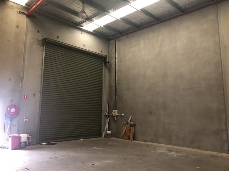 Click to view all images Unit 6/4 Essex Street Minto NSW 2566 - Image 2