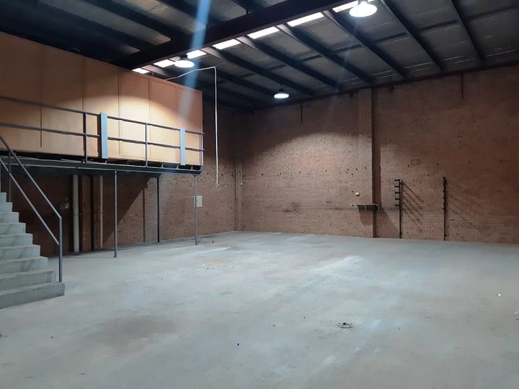 Click to view all images Unit 2/7 Devon Road Ingleburn NSW 2565 - Image 2