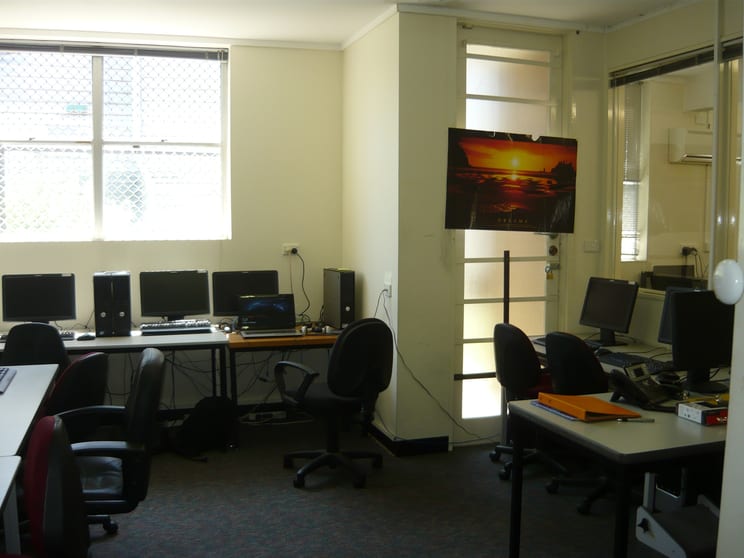 Click to view all images 63 Robinson Street Dandenong VIC 3175 - Image 3