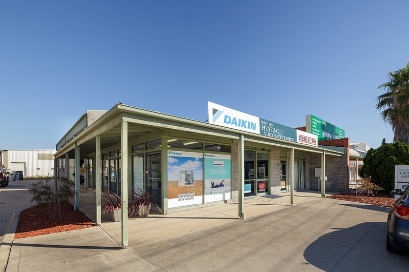 Click to view all images 23A Mint Street Wodonga VIC 3690 - Image 2