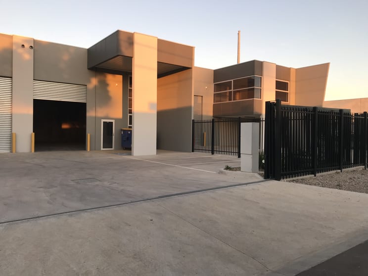 Click to view all images 90A Davies Avenue Sunshine North VIC 3020 - Image 1