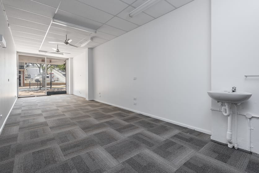 Click to view all images 2/120 Mary Street Gympie QLD 4570 - Image 2