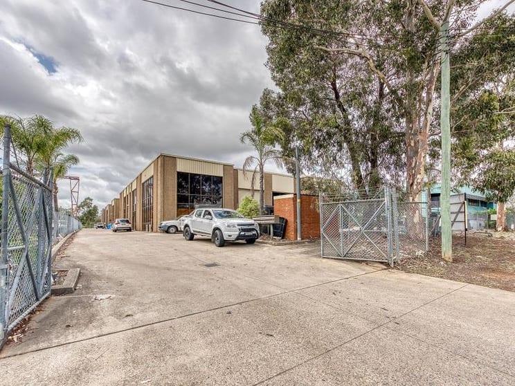Click to view all images Unit 8/8 Kerr Road Ingleburn NSW 2565 - Image 2