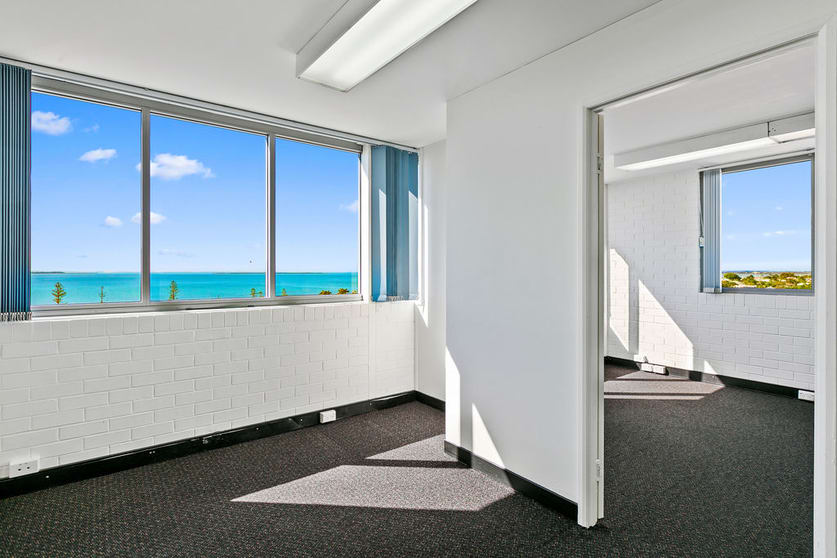 Click to view all images 505/182 Bay Terrace Wynnum QLD 4178 - Image 1