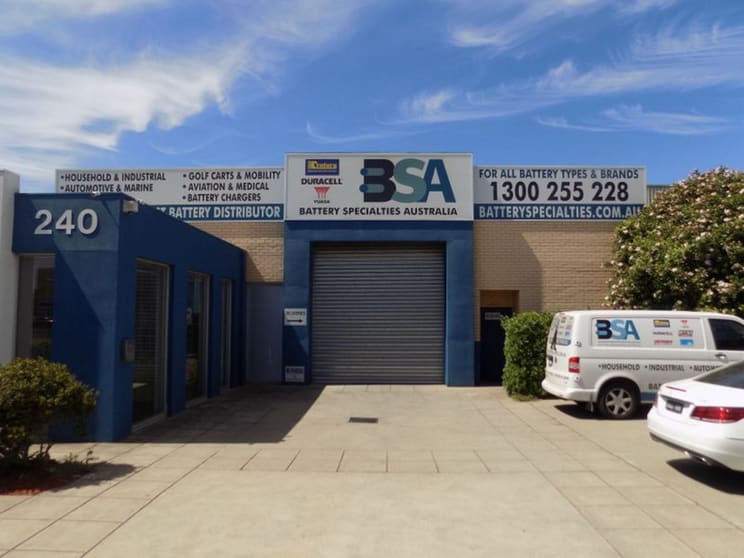 Click to view all images 240 Boundary Road Braeside VIC 3195 - Image 3