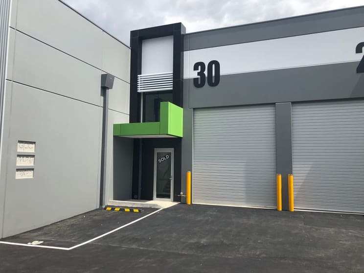 Click to view all images Unit 30/33 Danaher Drive South Morang VIC 3752 - Image 3