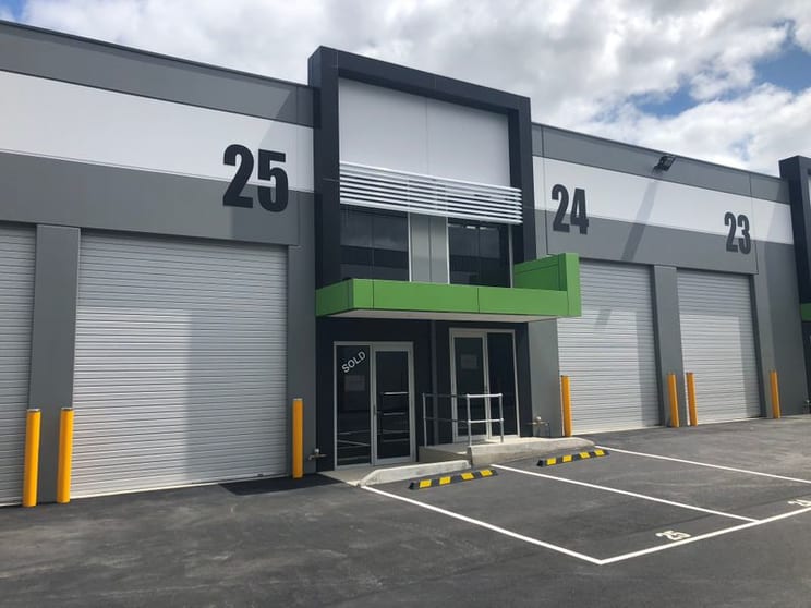 Click to view all images Unit 25/33 Danaher Drive South Morang VIC 3752 - Image 3