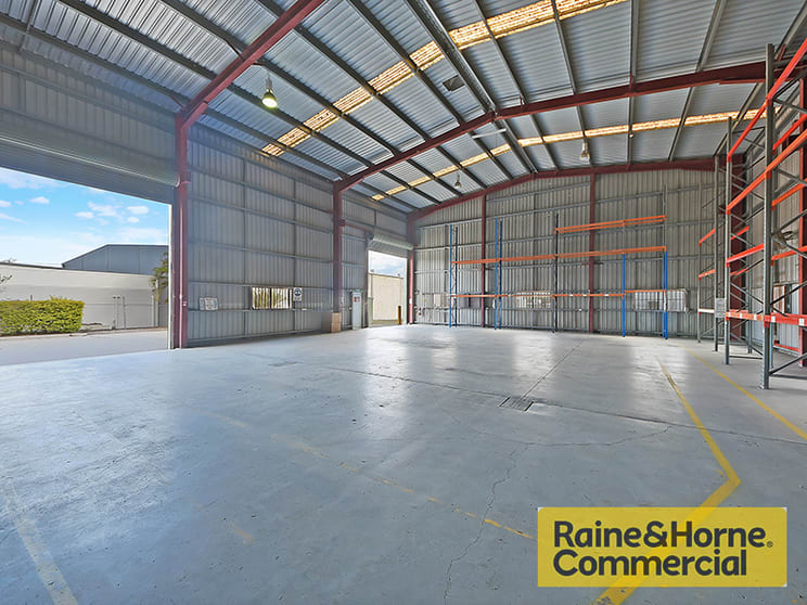 Click to view all images 27 Deakin Street Brendale QLD 4500 - Image 2