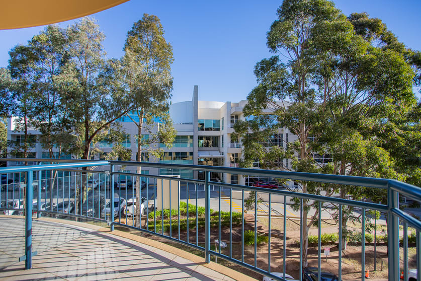 Click to view all images 2.05/29-31 Solent Circuit Norwest NSW 2153 - Image 1