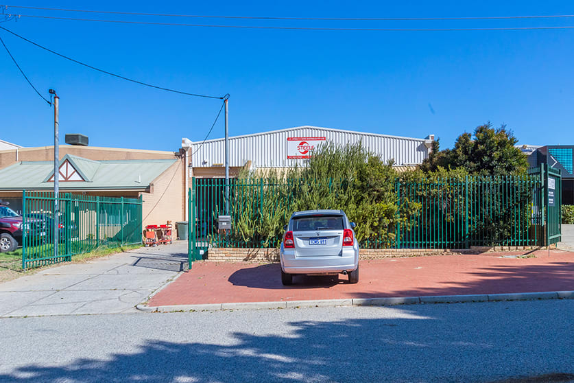Click to view all images 231 Mars Street Welshpool WA 6106 - Image 1