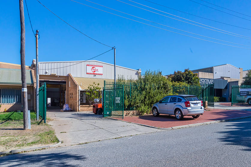 Click to view all images 231 Mars Street Welshpool WA 6106 - Image 2