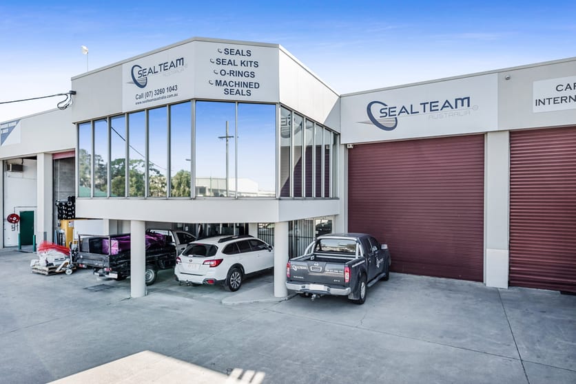 Click to view all images 3/1368 Kingsford Smith Drive Pinkenba QLD 4008 - Image 1
