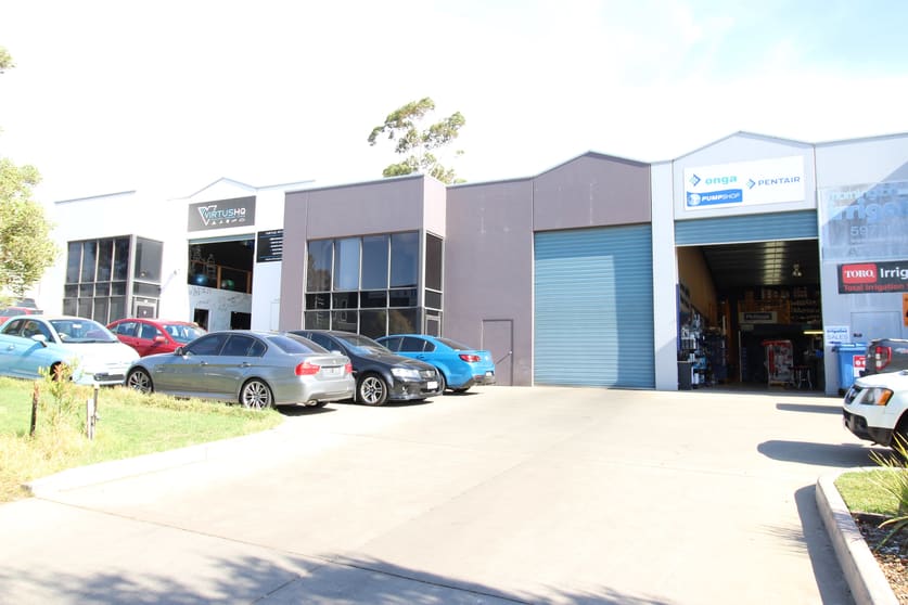 Click to view all images 2/2 Torca Terrace Mornington VIC 3931 - Image 1