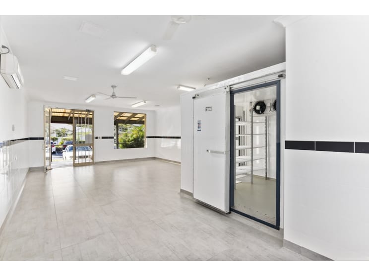Click to view all images 6/60 Santa Cruz Boulevard Clear Island Waters QLD 4226 - Image 1
