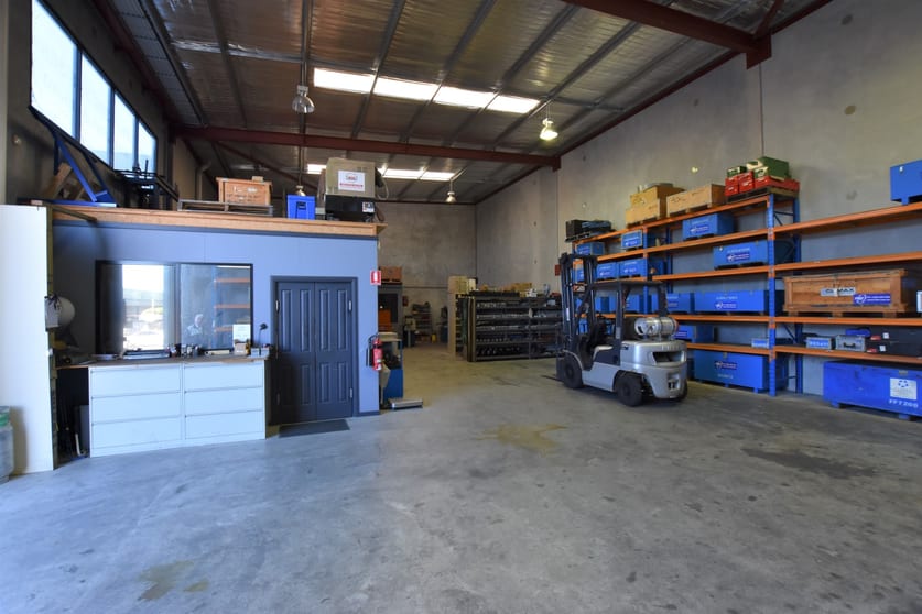 Unit 4/240 STAR STREET Welshpool WA 6106 - Image 3