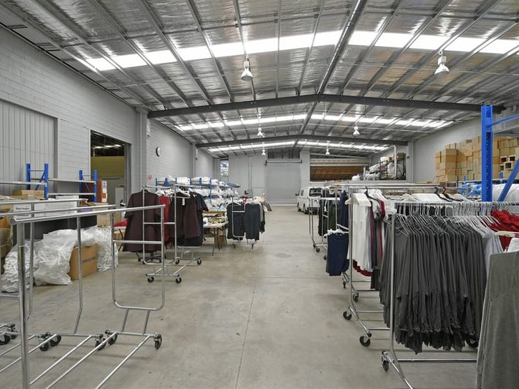 Click to view all images 60 Carroll Road Oakleigh VIC 3166 - Image 3