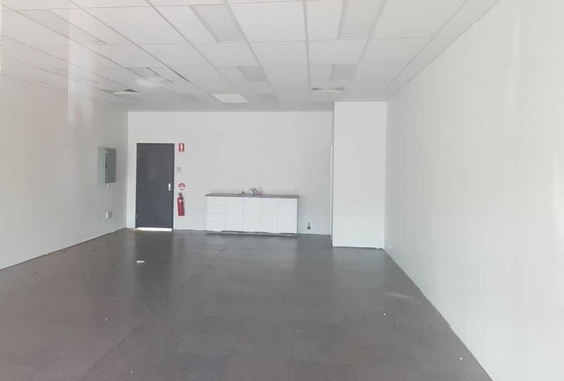 Click to view all images Unit 2/7 Charnwood Place Charnwood ACT 2615 - Image 2