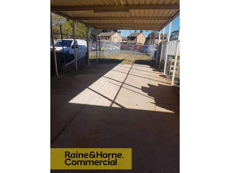 Click to view all images 45 Oxford Road Ingleburn NSW 2565 - Image 3