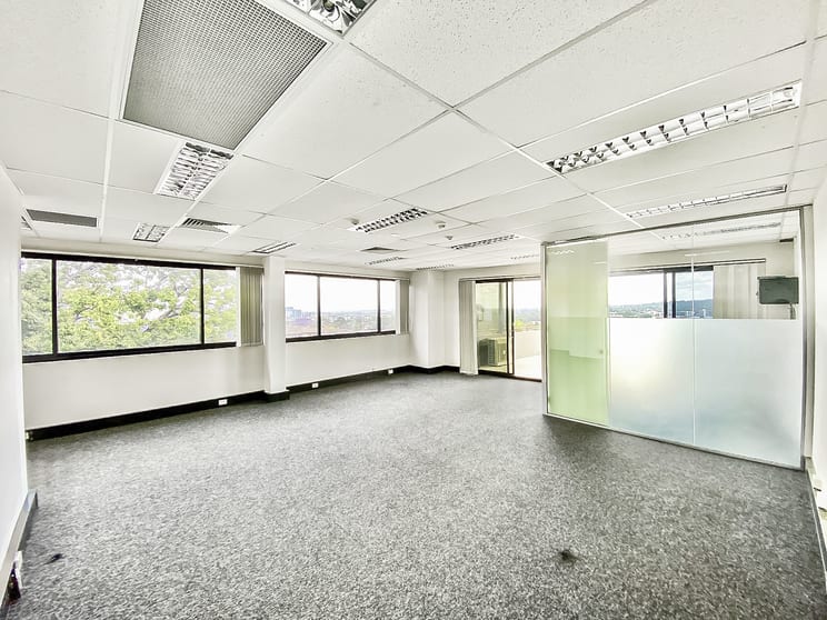 Click to view all images 1/5 - 7 Devlin Street Ryde NSW 2112 - Image 3