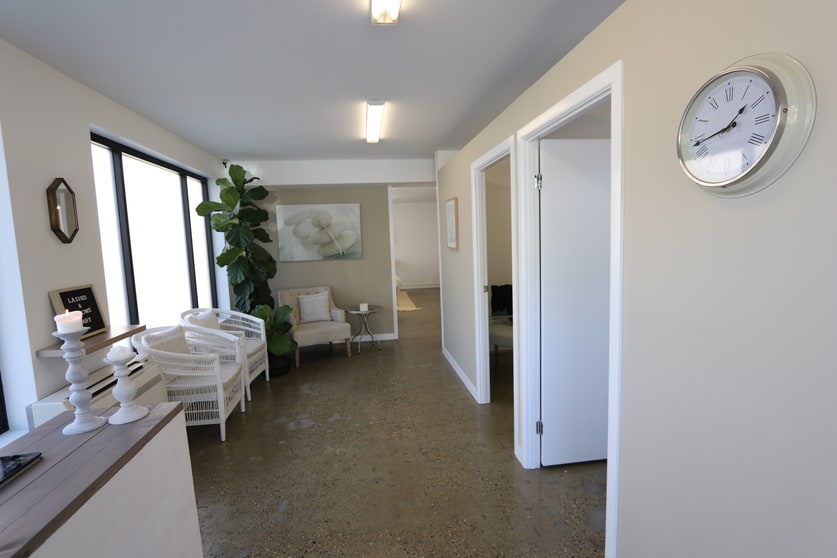 1/89 West Burleigh Road Burleigh Heads QLD 4220 - Image 3