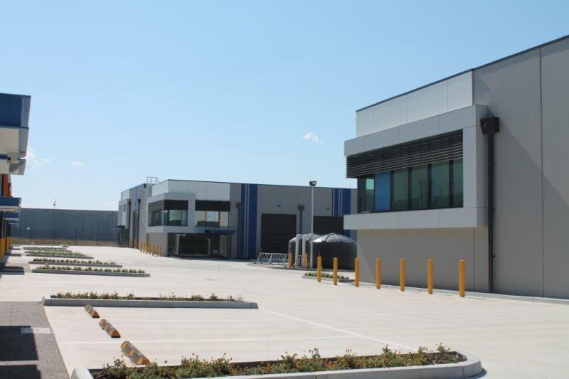 Click to view all images 1-23 Tango Circuit Pakenham VIC 3810 - Image 3