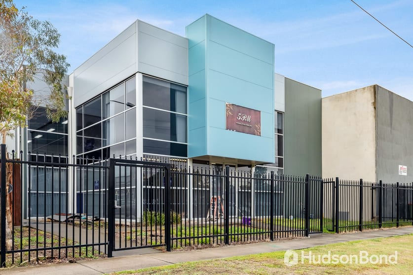 1/61 Wattle Road Maidstone VIC 3012 - Image 1