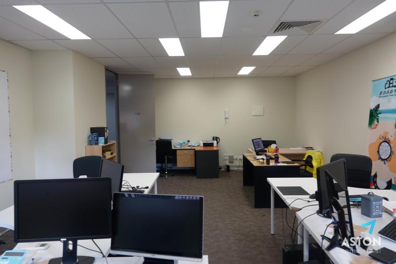 Click to view all images Suite 104, 203-205 Blackburn Road Mount Waverley VIC 3149 - Image 3