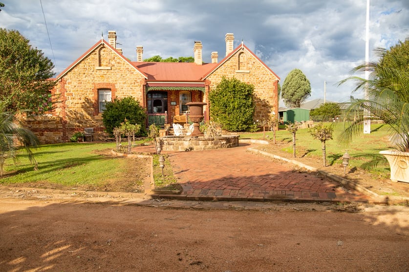 Click to view all images UNDER OFFER/Yalta 15 Old Trafford Crescent Kellyville NSW 2155 - Image 2