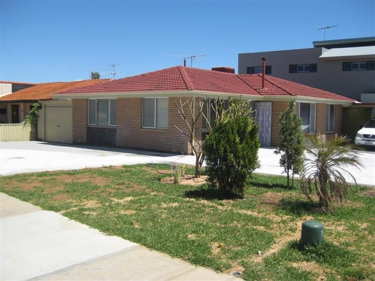 Click to view all images 34 Sutton Street Mandurah WA 6210 - Image 2