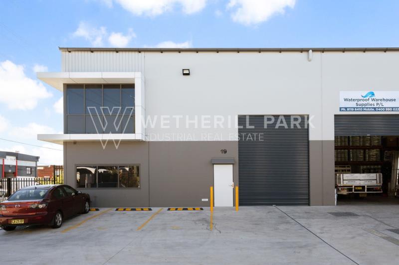 Click to view all images Smithfield NSW 2164 - Image 1
