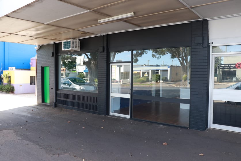 Click to view all images Shop 3/209 James Street Toowoomba City QLD 4350 - Image 1