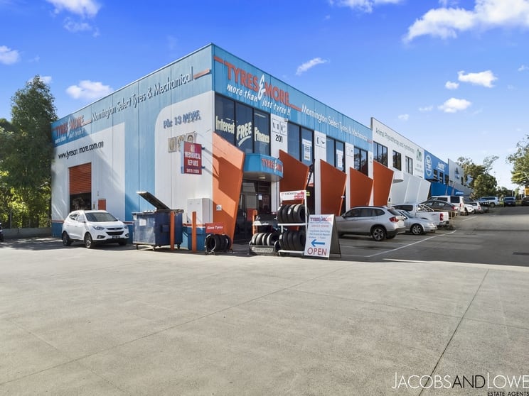 Click to view all images 201 Mornington-Tyabb Road Mornington VIC 3931 - Image 1