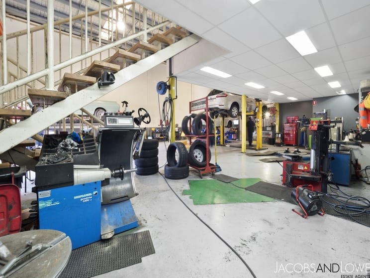 Click to view all images 201 Mornington-Tyabb Road Mornington VIC 3931 - Image 3