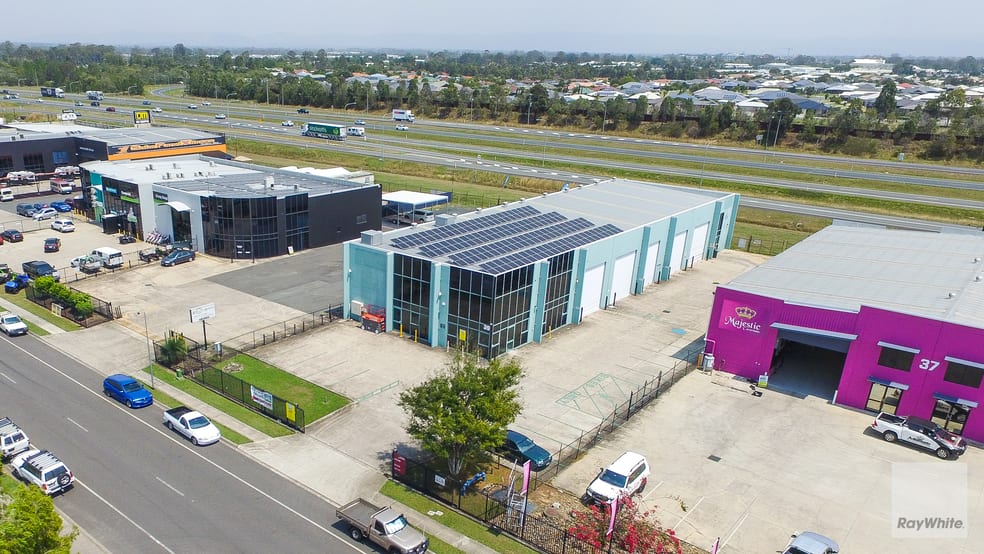Click to view all images 39 Lear Jet Drive Caboolture QLD 4510 - Image 2