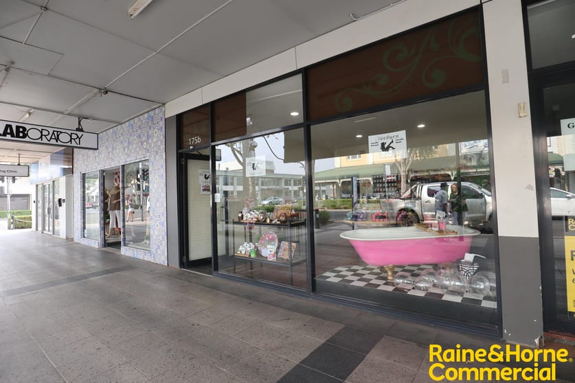 Click to view all images 175b Baylis Street Wagga Wagga NSW 2650 - Image 2