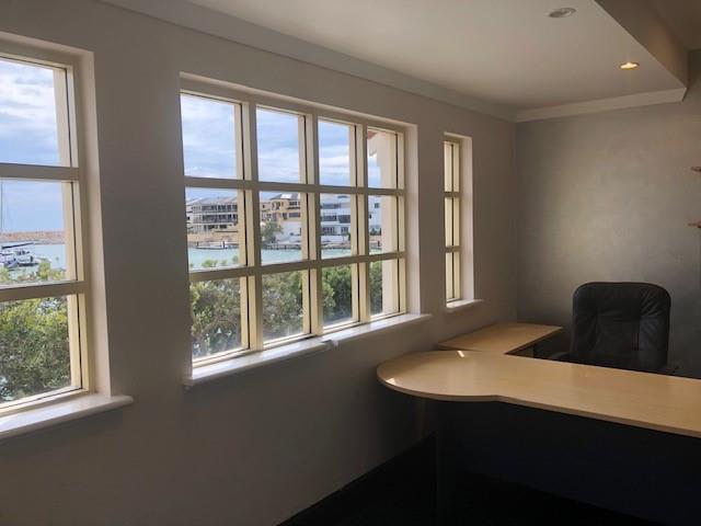 Click to view all images 33 Ocean Falls Boulevard Mindarie WA 6030 - Image 3