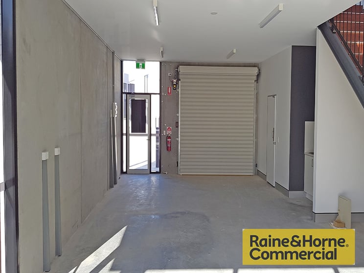Click to view all images 4/37 McDonald Road Windsor QLD 4030 - Image 2