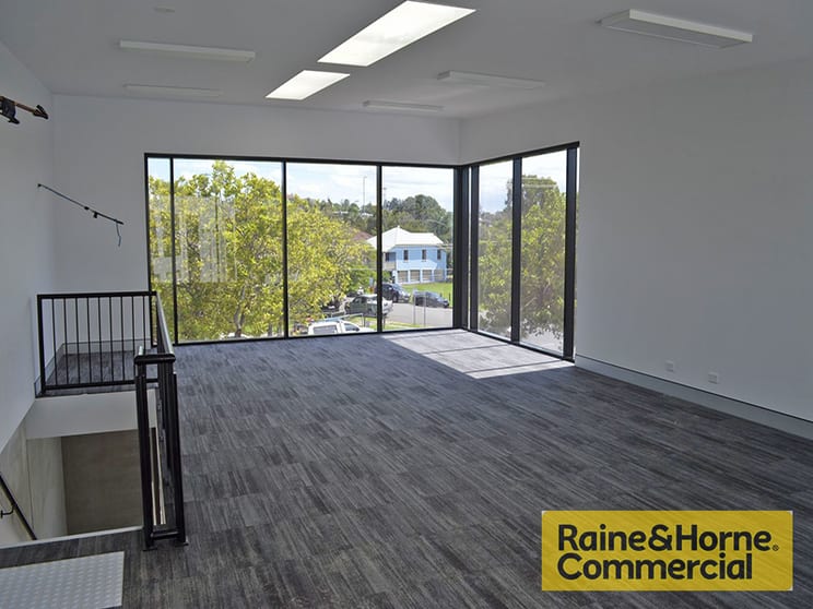 Click to view all images 4/37 McDonald Road Windsor QLD 4030 - Image 3