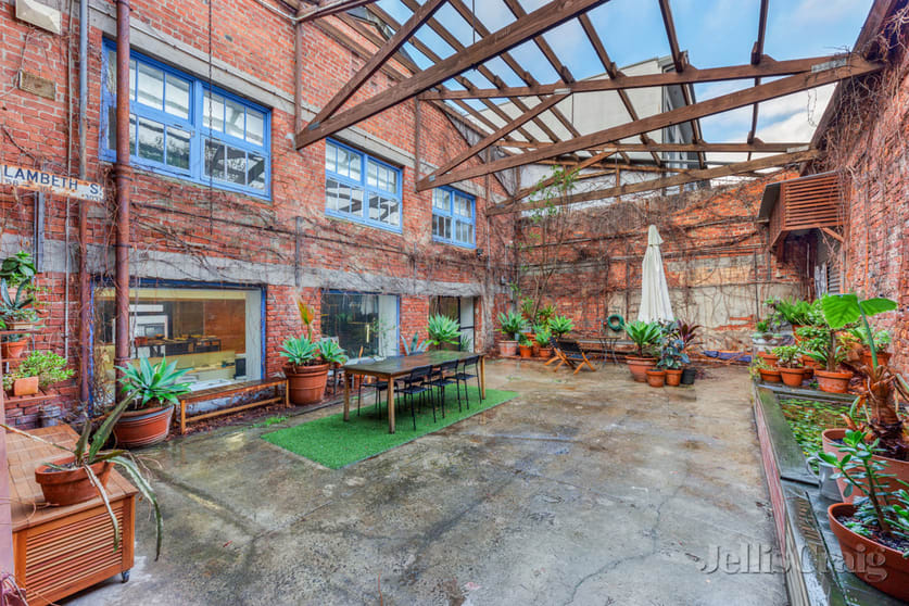 Click to view all images 1R/95 Lambeth Street Kensington VIC 3031 - Image 1